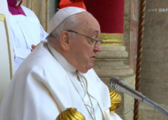 Urbi et Orbi: Pope Francis gives Christmas blessing and calls for peace