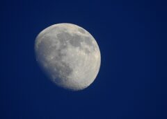 Moon a little older than previously thought