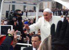 Pope opens Holy Year at Christmas Mass