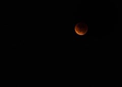 Total lunar eclipse visible over Austria