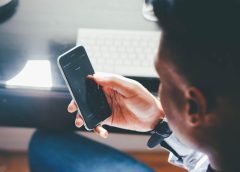 Social media reduces young people’s satisfaction